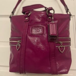 COACH Poppy Daisy Liquid Gloss Berry RETIRED Spotlight Shoulder Tote